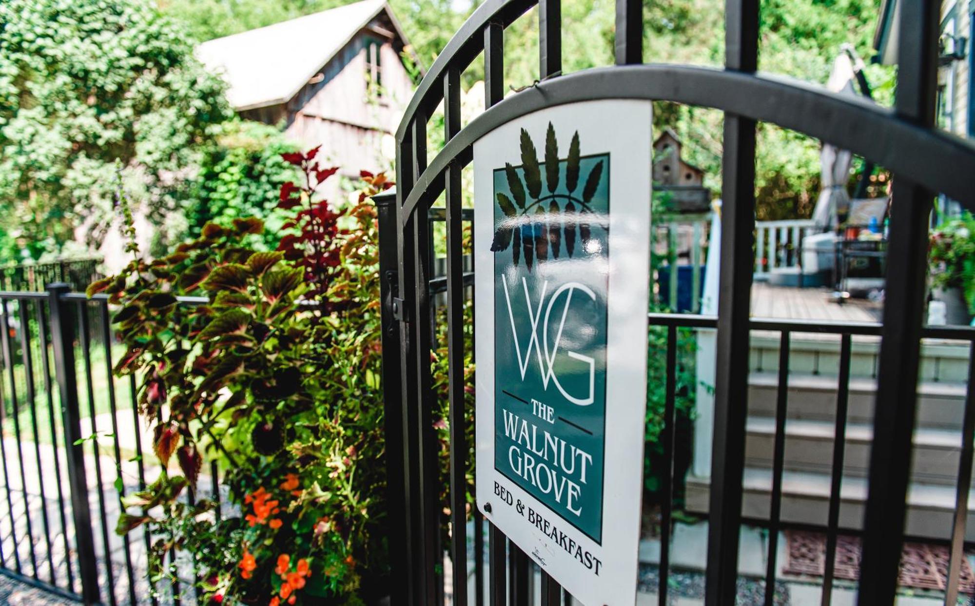 The Walnut Grove Bnb Harrow Dış mekan fotoğraf